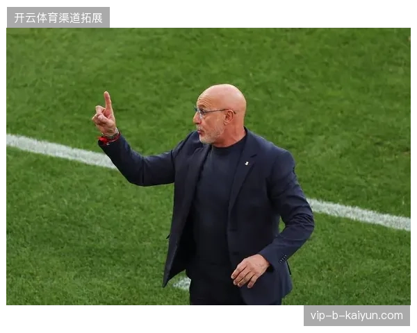 西班牙队暴露出中场组织问题，德拉富恩特的球队难以有效渗透伊拉克防线